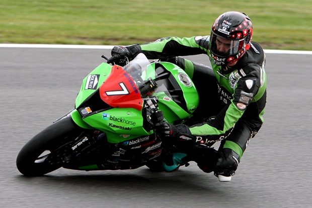 Conor Cummins in action in the British 1000cc Superstock Championship (Glynne Lewis)